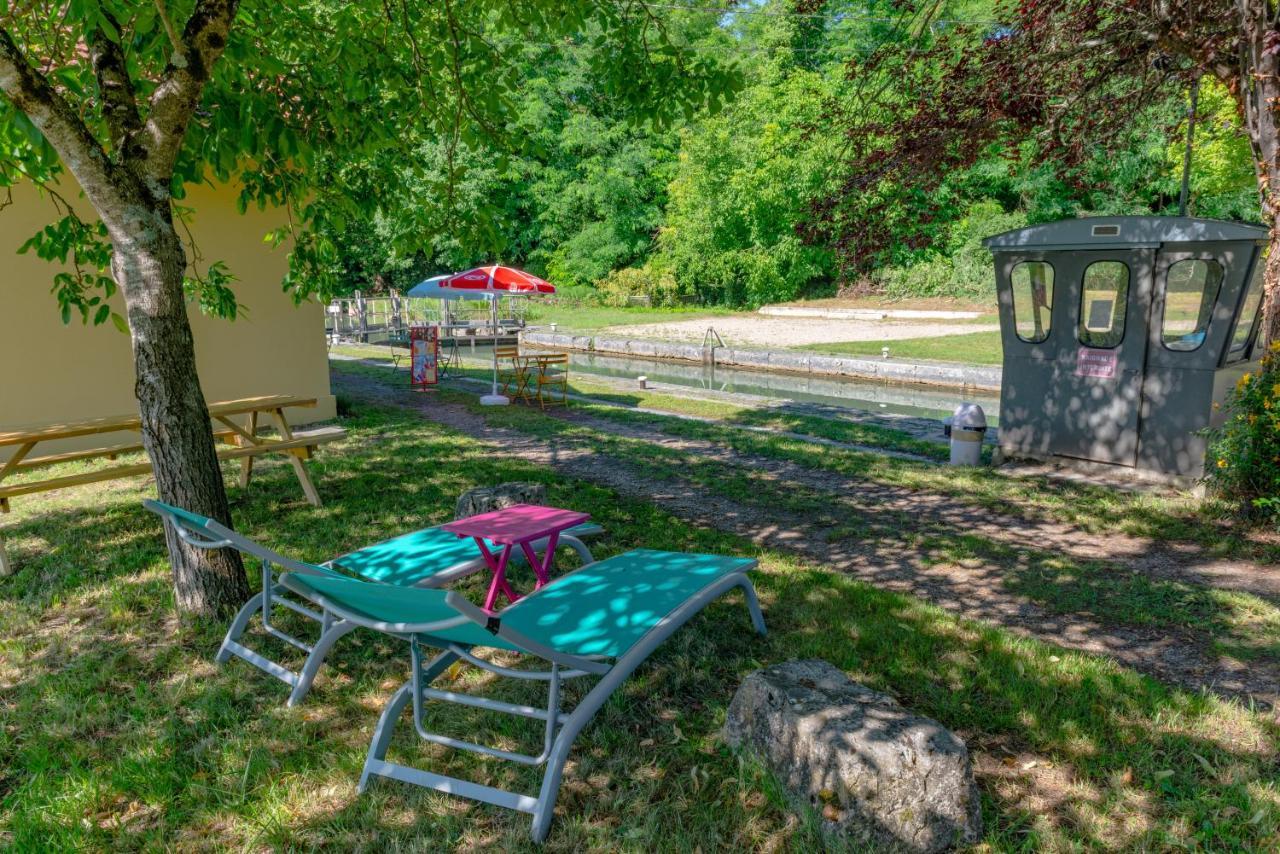 La Maison Berry, Hebergement Avec Petit-Dejeuner Hotel Puch-d'Agenais Buitenkant foto